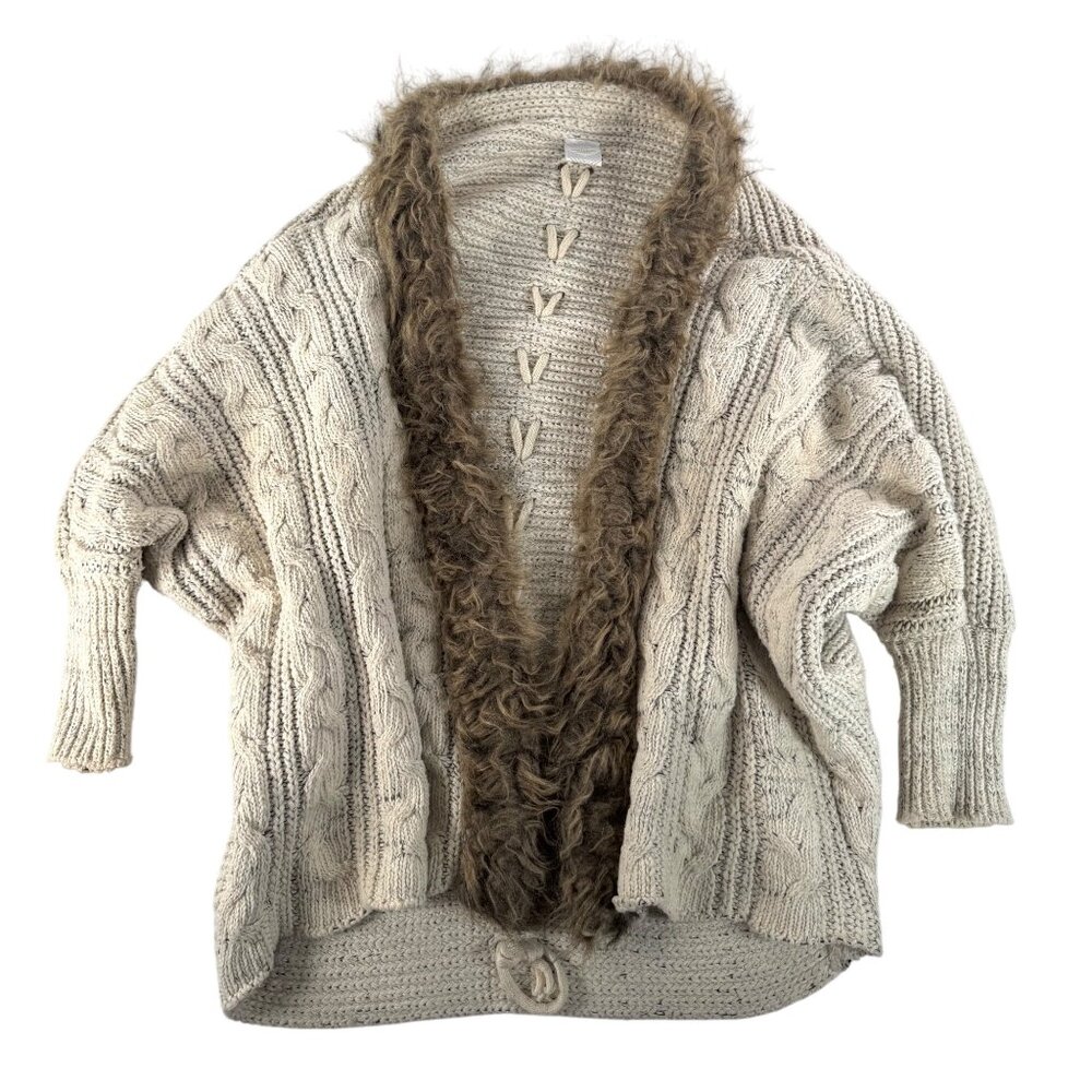 Northern Angel faux fur batwing chunky knit cardigan‎ Y2K 90s cream sz M